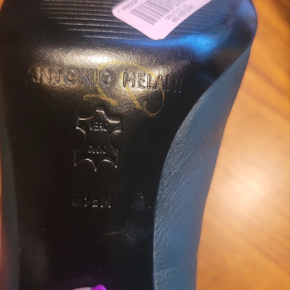 NWOT Antonio Melani Genuine Blue Green Leather Round Cap Toe Heels Shoes 8.5